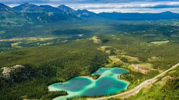 Yukon emerald lake carcross